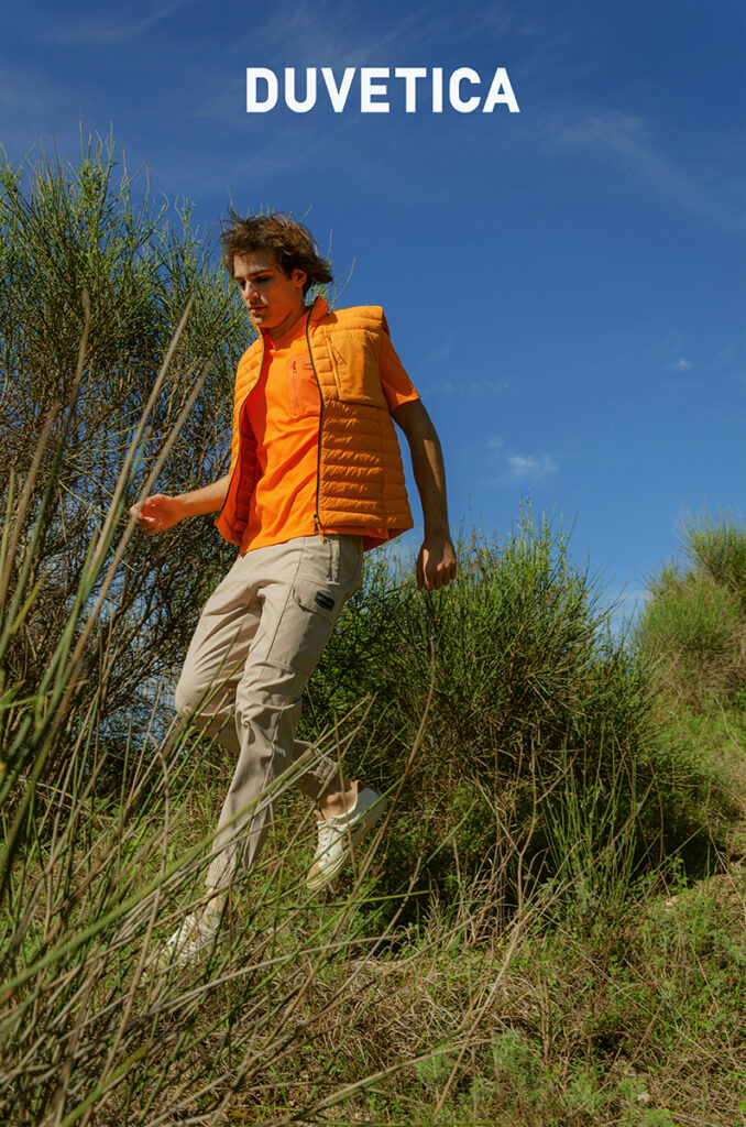 Campagne moda ambientate in location naturali tra movimento e stile