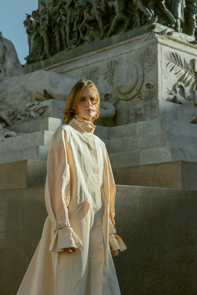 Elisa, modella di Infinity Management con abito Patrizia Pepe per un book fotografico per modelli a Milano di Marius Cruceriu.