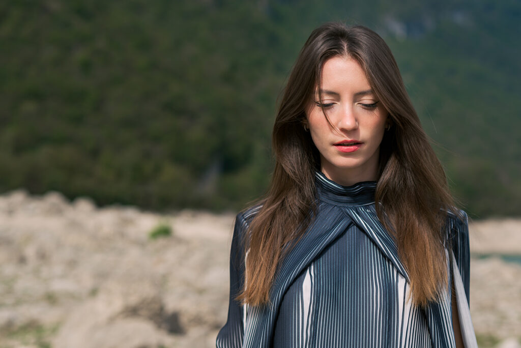 Campagna moda Mine de Rien Couture: estetica sofisticata e visione artistica di Marius Cruceriu, fotografo di moda.