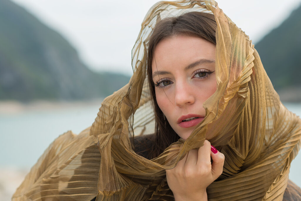 Scatto artistico per Mine de Rien Couture, direzione creativa e fotografia di Marius Cruceriu, fotografo di moda con base a Milano e Venezia.
